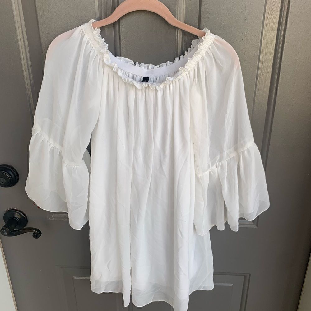 Francescas Collection Ethereal White Flowy Bell Sleeve Top size S - Picture 2 of 5